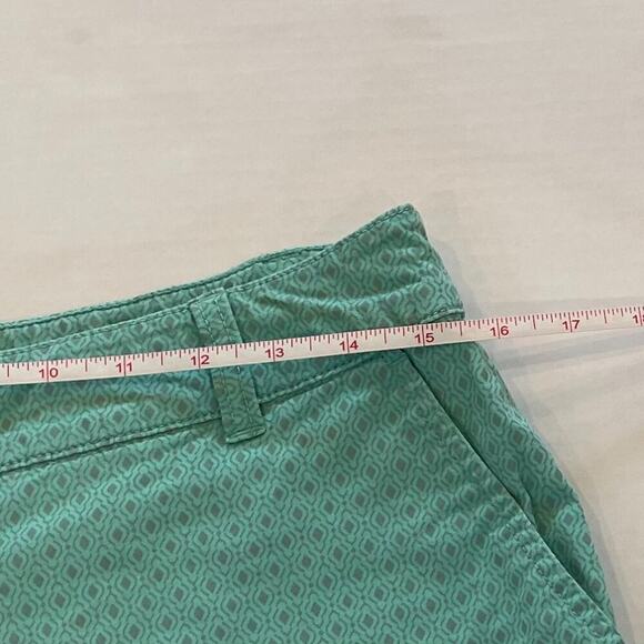 Light Green Cotton Geometric Print Chino Shorts, Pockets, Belt Loops, Size 10 - Picture 10 of 11